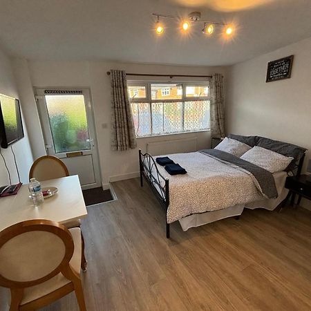 Modern & Cozy Gem - 10Min To City Center - Parking York Esterno foto
