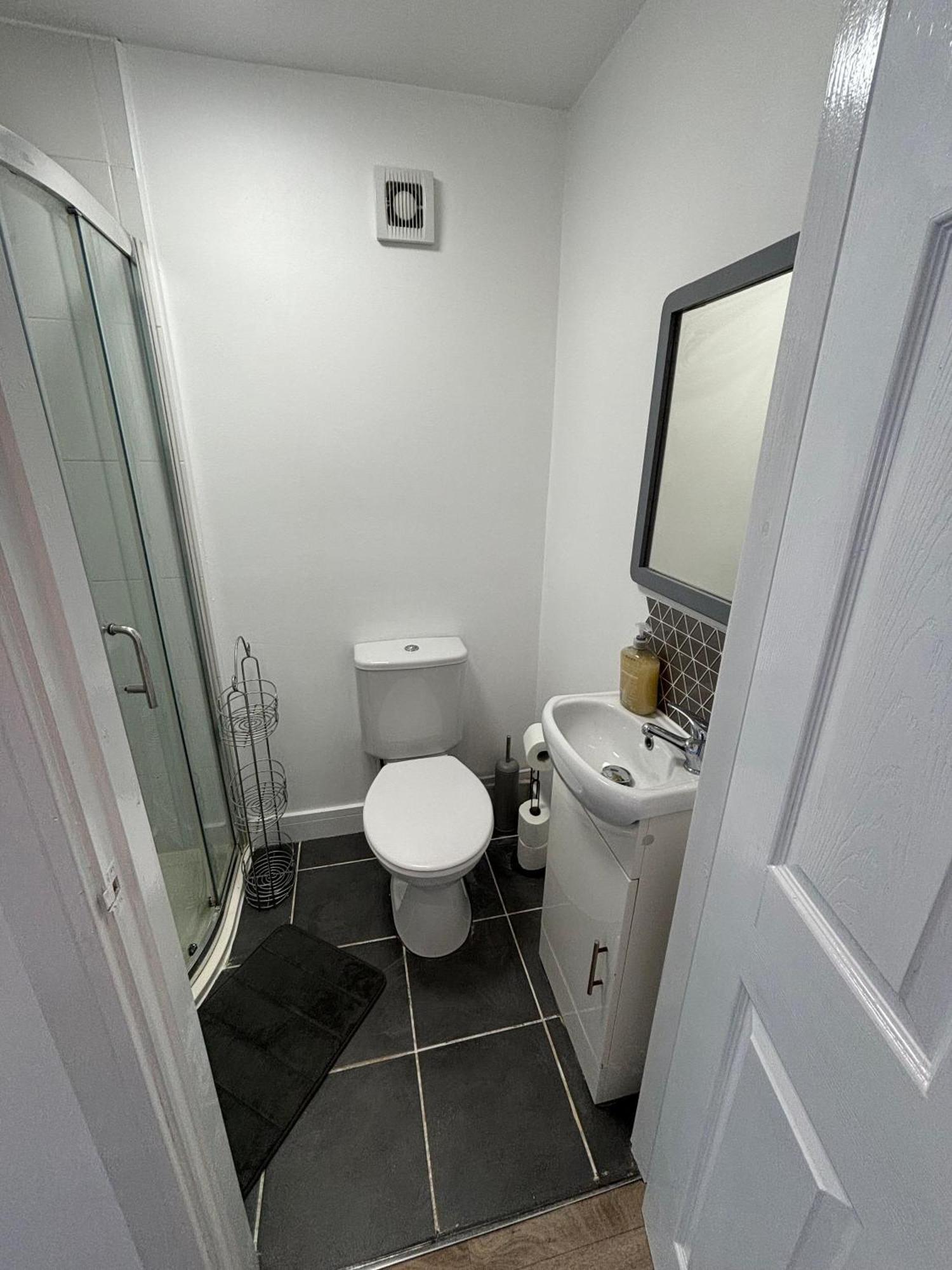 Modern & Cozy Gem - 10Min To City Center - Parking York Esterno foto