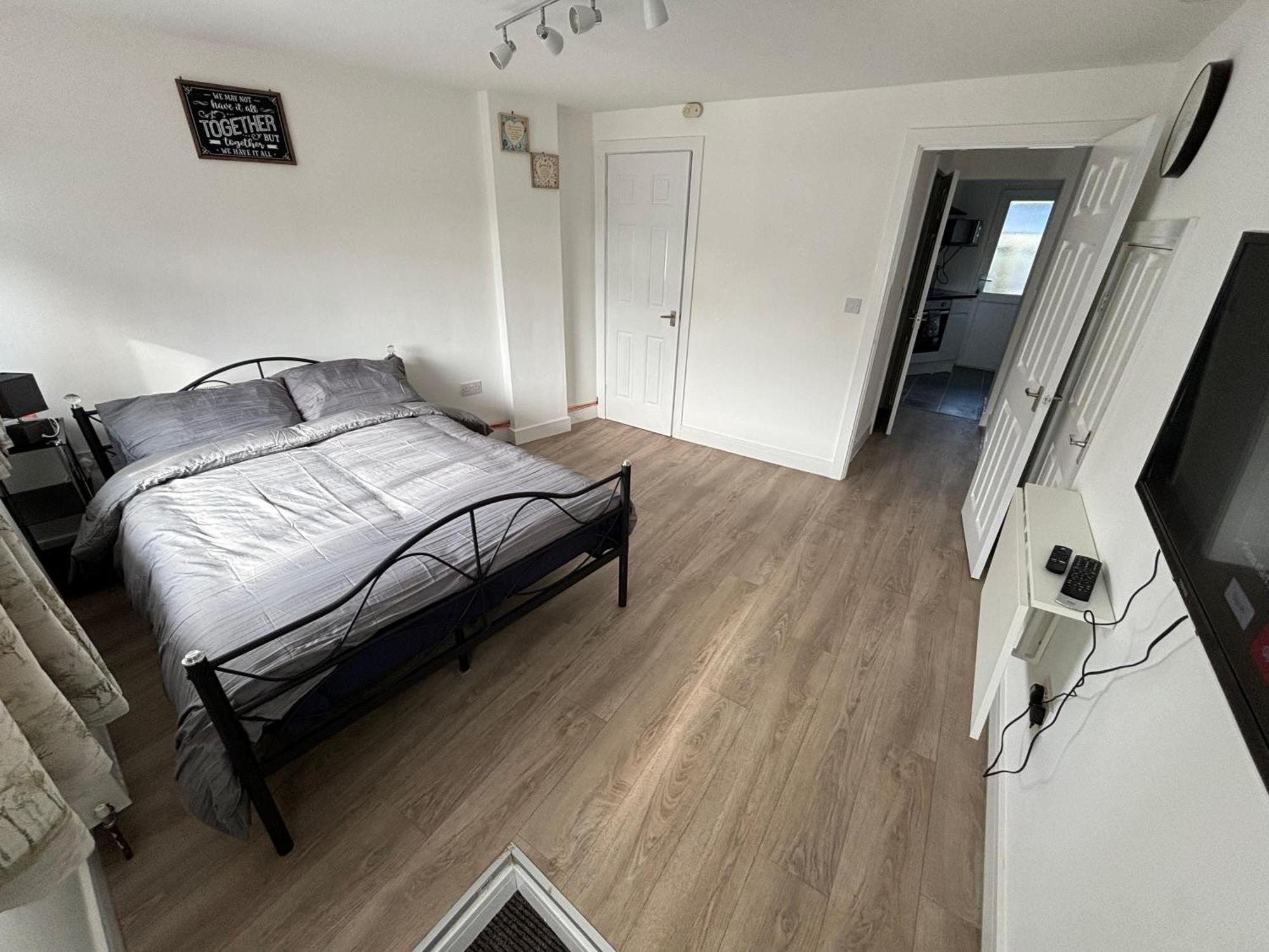 Modern & Cozy Gem - 10Min To City Center - Parking York Esterno foto