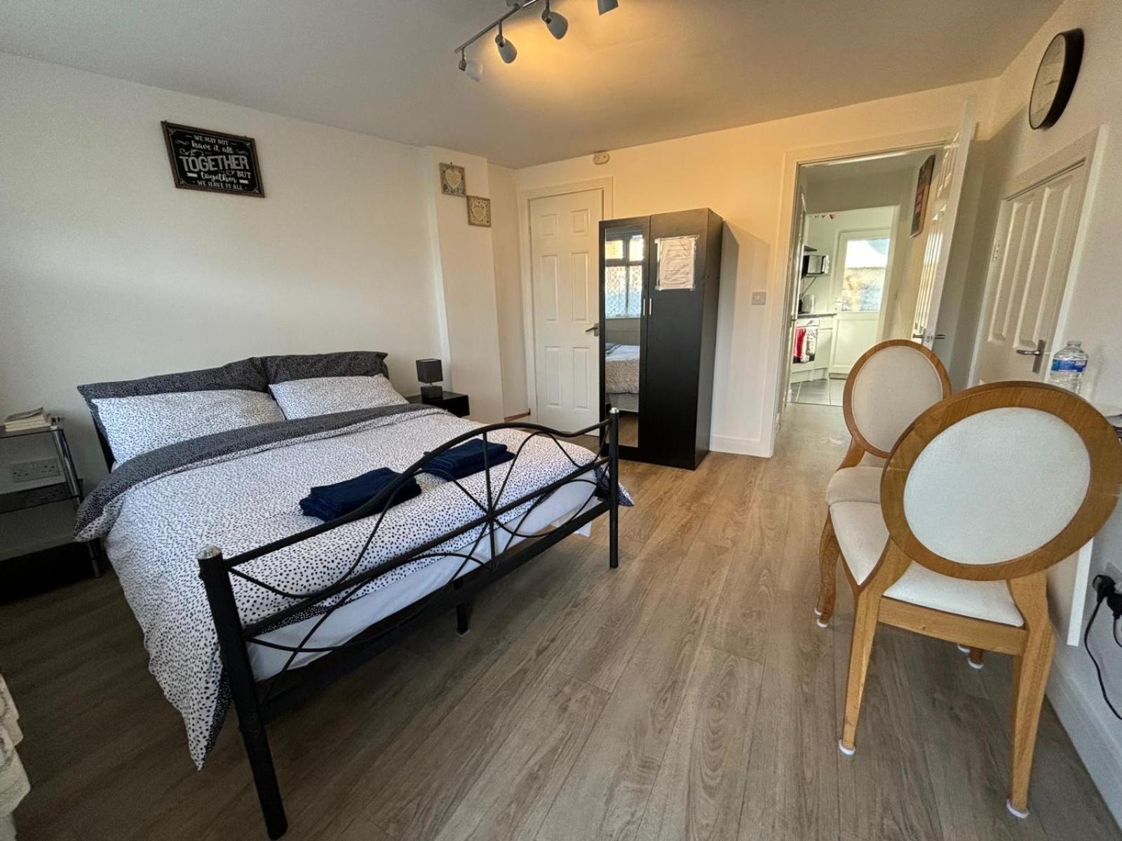 Modern & Cozy Gem - 10Min To City Center - Parking York Esterno foto