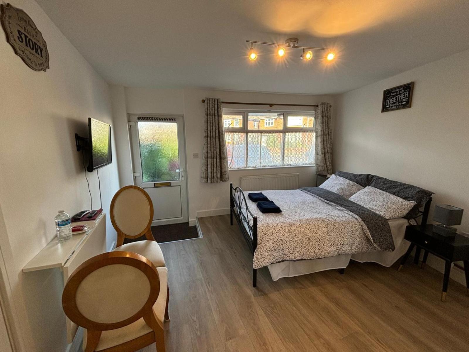 Modern & Cozy Gem - 10Min To City Center - Parking York Esterno foto
